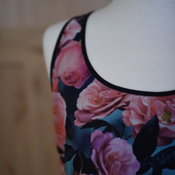 Rare Lululemon Workout Tank - Picture 2 of 7